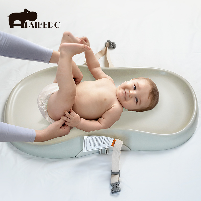 משטח החתלה מסיליקון עם חגורות ומובייל