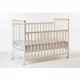 מיניגו – מיטת תינוק מעץ מלא, לבן עם שילוב עץ | מיטת תינוק