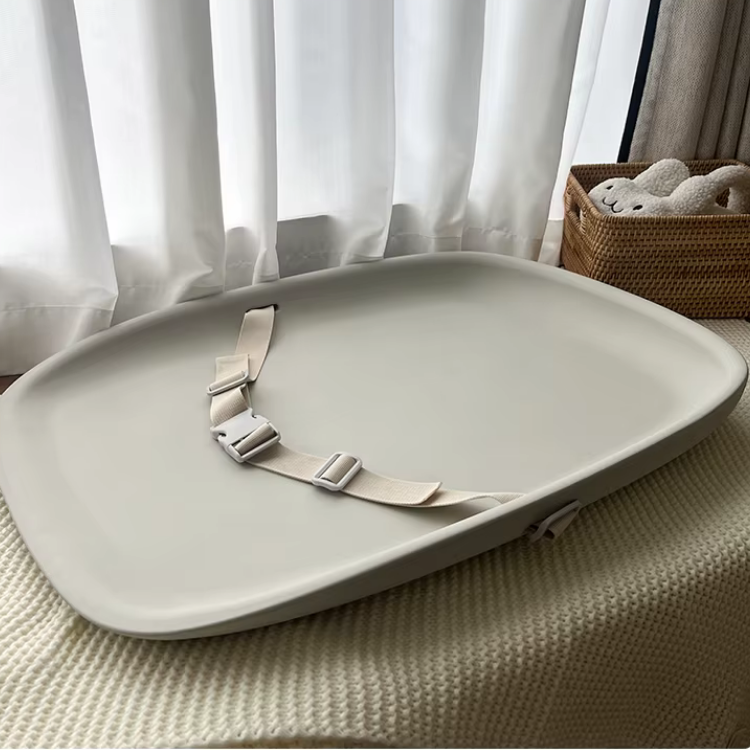 משטח החתלה מסיליקון גדול  עם חגורות צבע בז