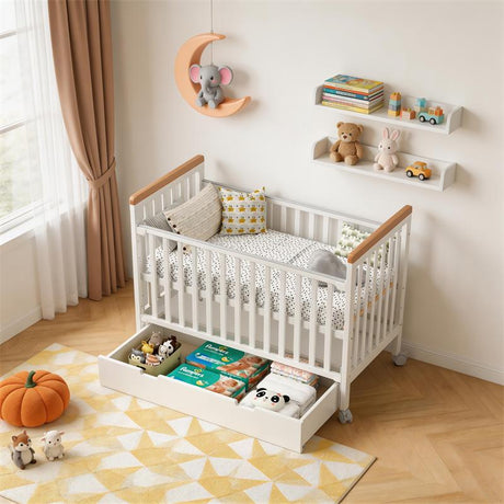 מיטה לתינוקות עם מגירת אחסון – צבע לבן עם דמוי עץ