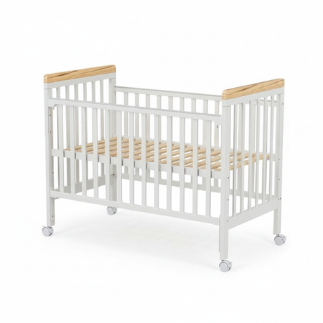 מיניגו – מיטת תינוק מעץ מלא, לבן עם שילוב עץ | מיטת תינוק