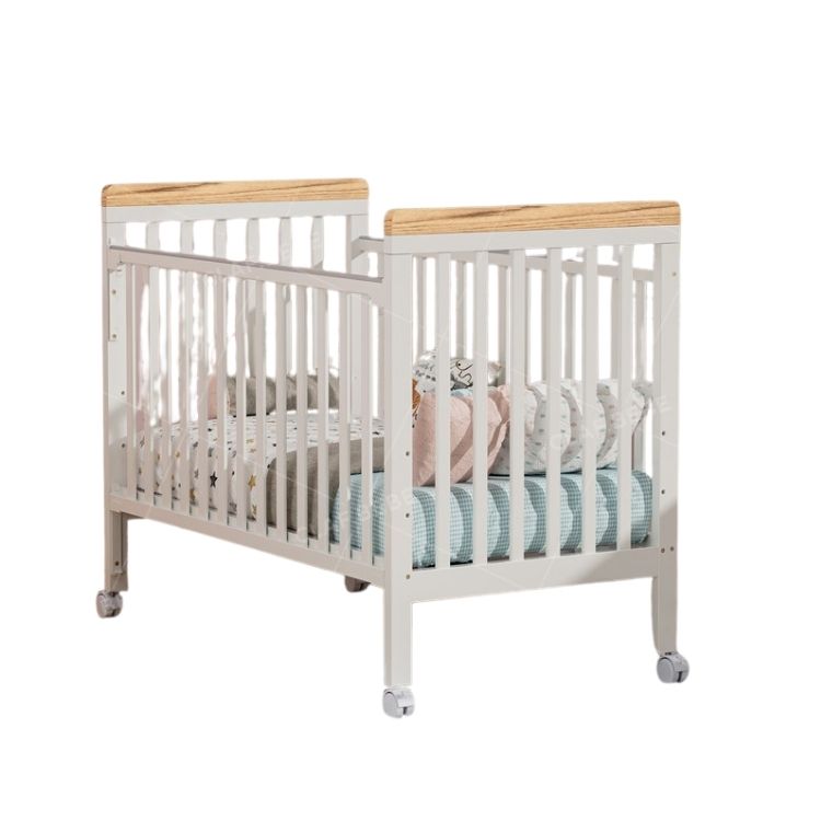 מיניגו מיטת תינוק מעץ מלא לבן עם שילוב עץ